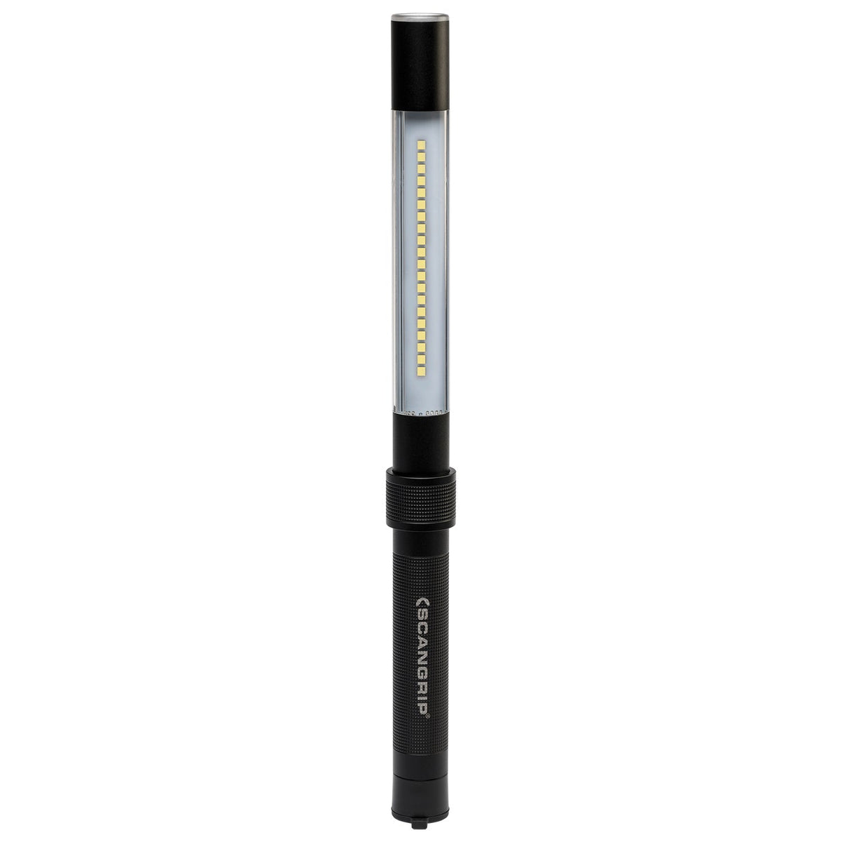 SCANGRIP Line Light R in uso, fornendo luce intensa durante il detailing auto.