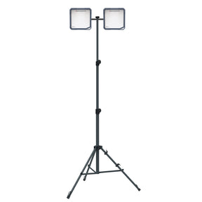 Scangrip Dualbracket per montaggio di due lampade su un unico supporto per illuminazione ottimale.