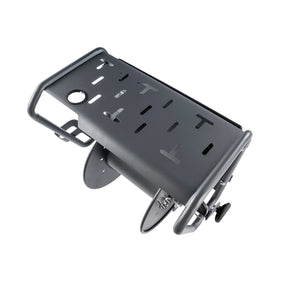 Vista frontale del supporto a parete Active con piastra di montaggio forata, progettata per un’installazione stabile e versatile di idropulitrici e accessori professionali
