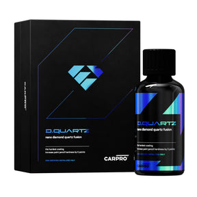  Flacone e confezione di CARPRO D.QUARTZ Professional su sfondo bianco, rivestimento nano-ceramico per protezione avanzata della vernice del veicolo, riservato agli installatori certificati.