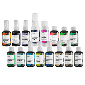  Set di prodotti CARPRO Cube Box Starter Kit con flaconi di diverse soluzioni per la pulizia e la manutenzione dell'auto, su sfondo bianco. Prodotti CARPRO Cube Box Starter Kit con flaconi di BugOut, TarX, Spotless, ReTyre, MultiX, Descale, Reset, HydrO2 Foam, HydrO2, ECH2O, Eraser, EliXir, Reload, Inside, InnerQD e Perl