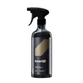 Flacone di CARPRO InnerQD quick detailer, ideale per pulire e proteggere gli interni dell'auto, con formula anti-polvere e protezione UV.