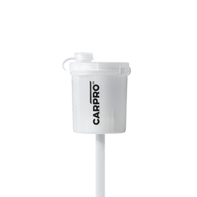 CARPRO Measure, contenitore dosatore bianco con tubo lungo, ideale per misurazioni precise e diluizioni accurate dei prodotti di detailing.