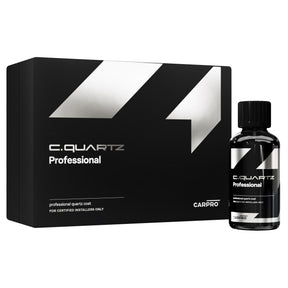 Flacone di CARPRO C.QUARTZ Professional, un rivestimento al quarzo per auto destinato a installatori certificati, che offre protezione e brillantezza avanzate.