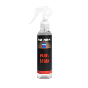 Spray CARTEC Panel Spray Refinish – flacone trasparente con etichetta nera e rossa, ideale per una pulizia efficace delle superfici dell'auto prima dell'applicazione di rivestimenti o vernici.
