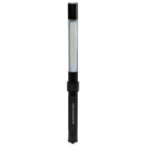 SCANGRIP Line Light R in uso, fornendo luce intensa durante il detailing auto.