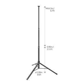 SCANGRIP Tripod esteso a 2 metri, utilizzato per sostenere luci da lavoro durante un progetto di detailing.