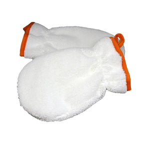 CARPRO Inner Scrub per la pulizia degli interni dell'auto. I guanti sono bianchi con bordi arancioni e sono progettati per rimuovere lo sporco ostinato in modo efficace e delicato, proteggendo le superfici interne dell'auto.