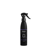 Bottiglia di FOEN New Car Leather Profumo Spray, deodorante auto con fragranza di pelle nuova, ideale per rinfrescare e profumare l'interno del veicolo.